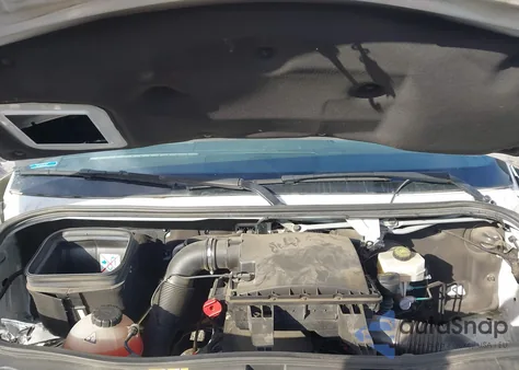 2021 Mercedes-Benz Sprinter 2500 High Roof I4 z USA, uszkodzony, nr VIN W1W40CHY2MT054986